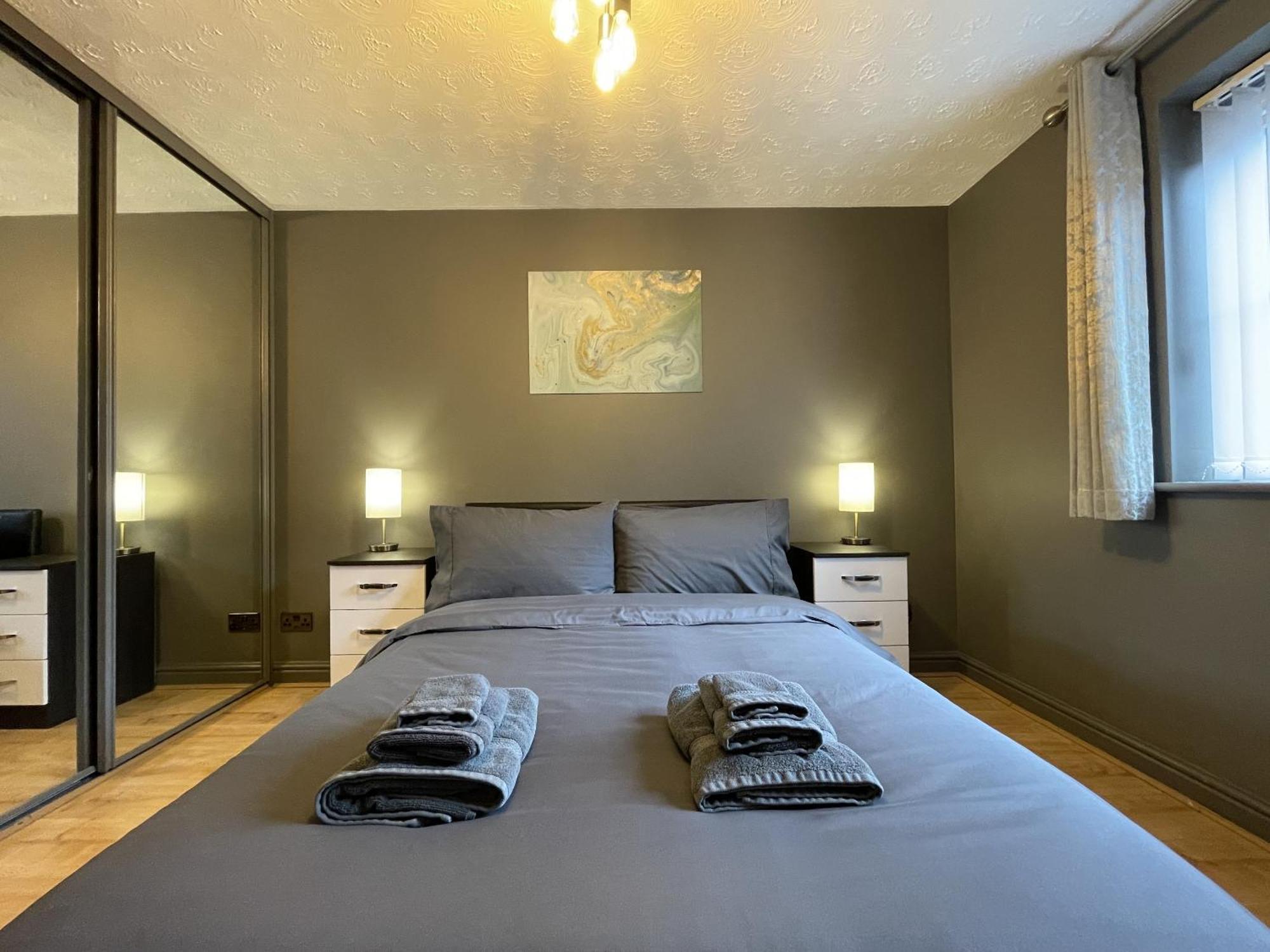 No24 - 2-Bed Boutique Apartment - Hosted By Hutch Lifestyle Leamington Spa Exterior photo