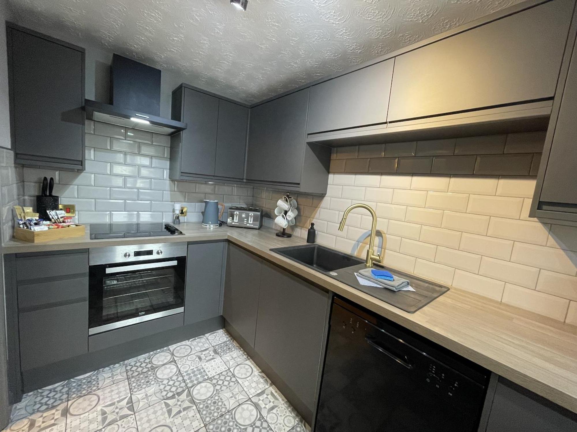 No24 - 2-Bed Boutique Apartment - Hosted By Hutch Lifestyle Leamington Spa Exterior photo