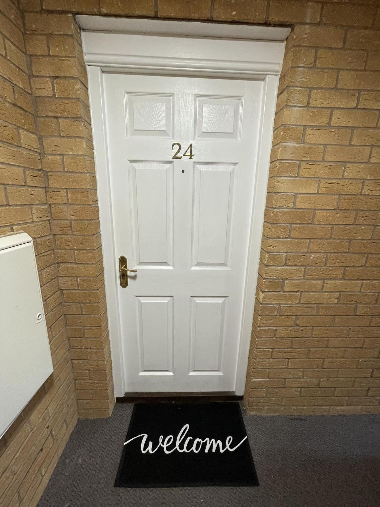 No24 - 2-Bed Boutique Apartment - Hosted By Hutch Lifestyle Leamington Spa Exterior photo